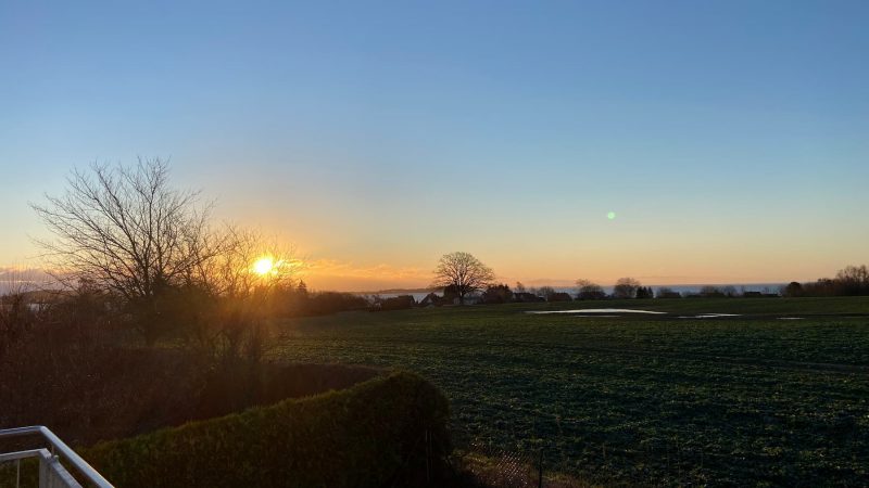 Blick vom Balkon auf den Greifswalder Bodden u. die Insel Vilm